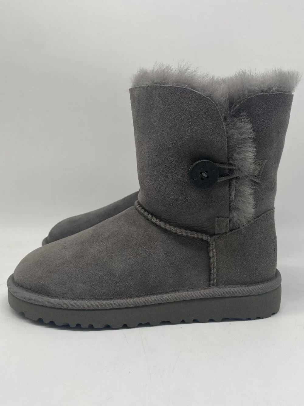 UGG KIDS BAILEY BUTTON GREY US KIDS SIZE 1
